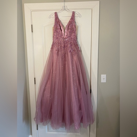 Mauve V-Neck Prom Dress Taylen Grey - Picture 6 of 10